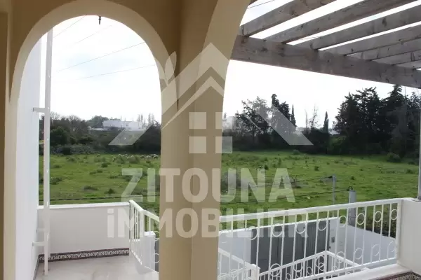Etage de villa à louer