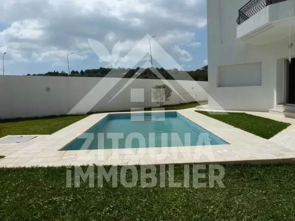 Villa à louer avec piscine