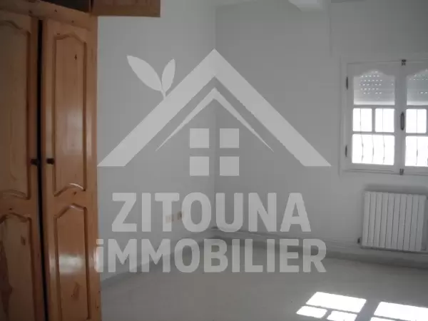 Etage de villa à louer