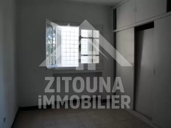 Etage de villa à louer