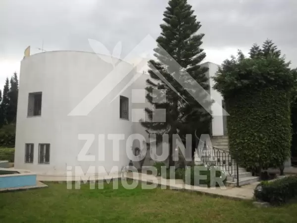 Belle villa à louer à la soukra