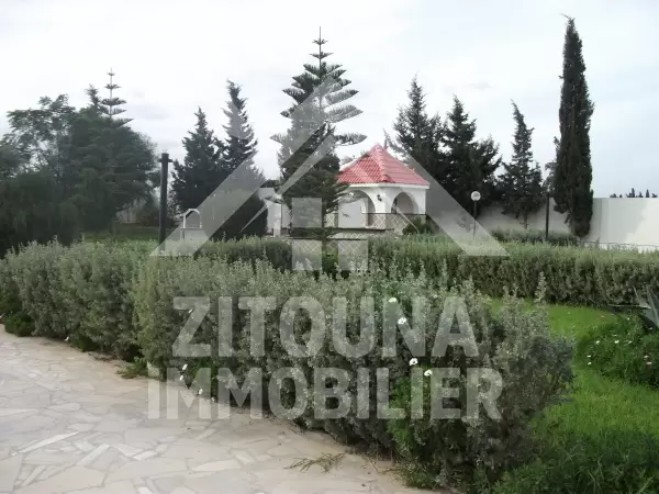 Villa à Vendre à La Soukra