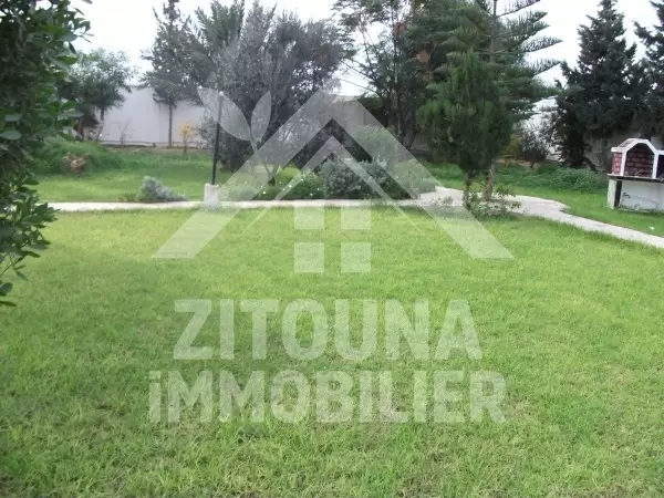 Villa à Vendre à La Soukra