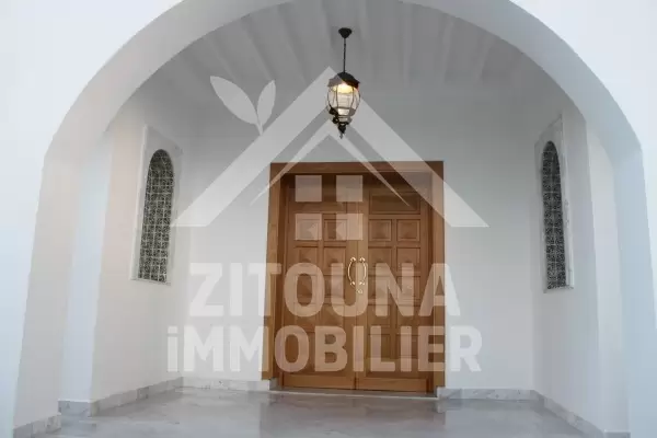 Villa à louer à la Marsa limite carthage meublé