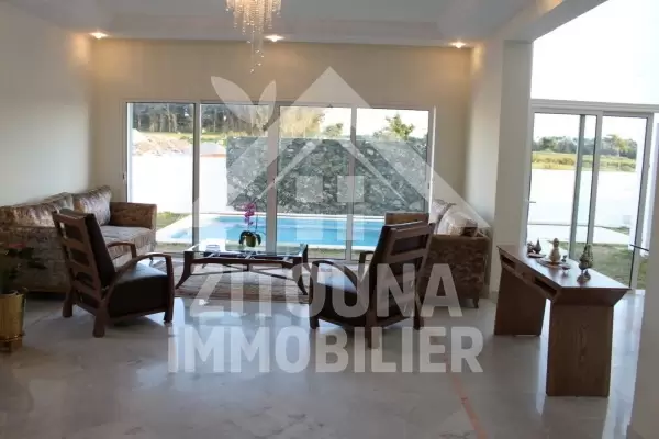 Villa à louer à la Marsa limite carthage meublé
