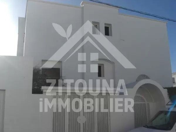 Duplex à louer à La Marsa