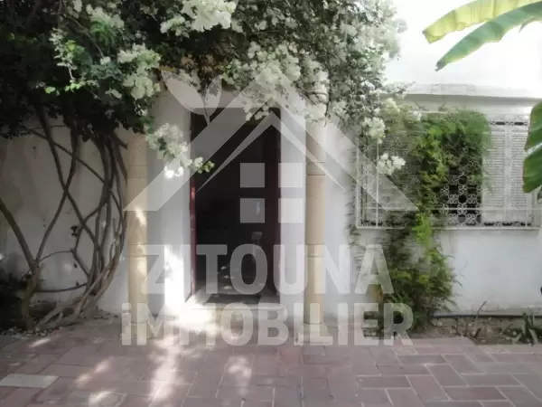 Rez de chaussé de Villa à louer à la Marsa