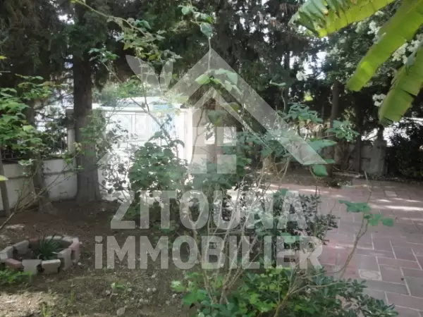 Rez de chaussé de Villa à louer à la Marsa