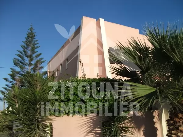 Villa entiérement meublée à Louer à Gammarth