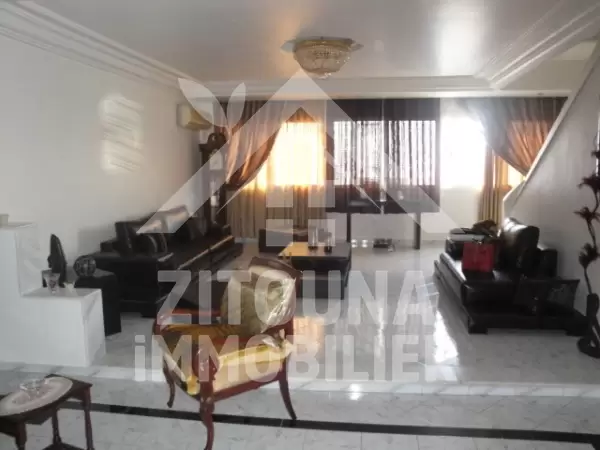 Villa à vendre avec un Commerce au rez de chaussé