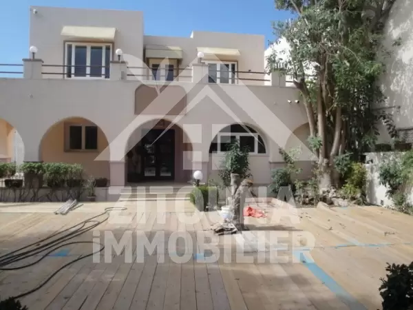 Fond de commerce pour restaurant ou salon de thé à vendre à La Marsa