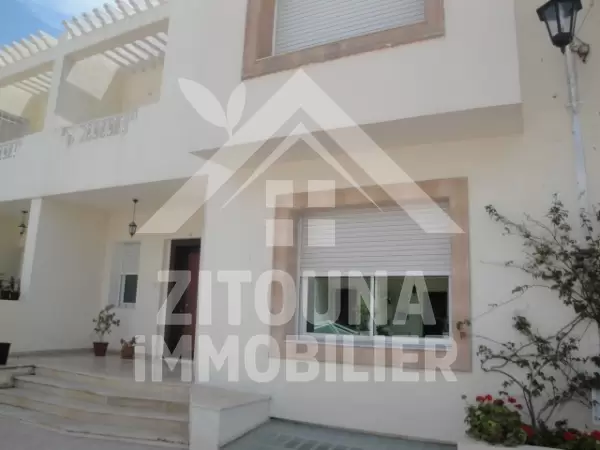 Duplex à louer dans une résidence fermé et gardée