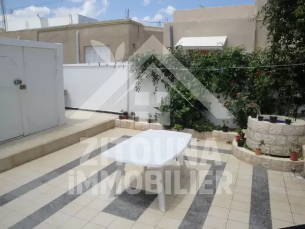 Duplex à louer à la Marsa, sur la route du Relais