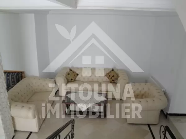 Duplex à louer à la Marsa, sur la route du Relais
