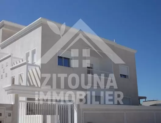 Etage de villa à louer au Jardins de Carthage