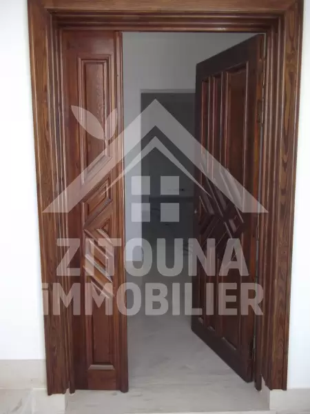 Etage de villa à louer au Jardins de Carthage