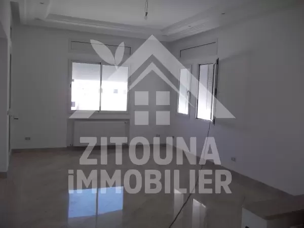 Etage de villa à louer au Jardins de Carthage