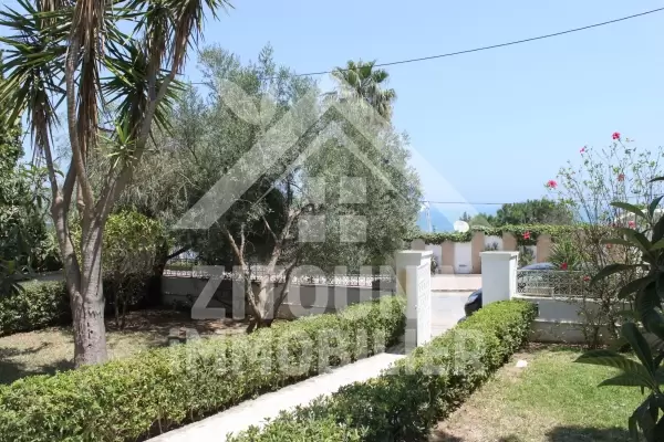 Villa à louer à La Marsa Corniche