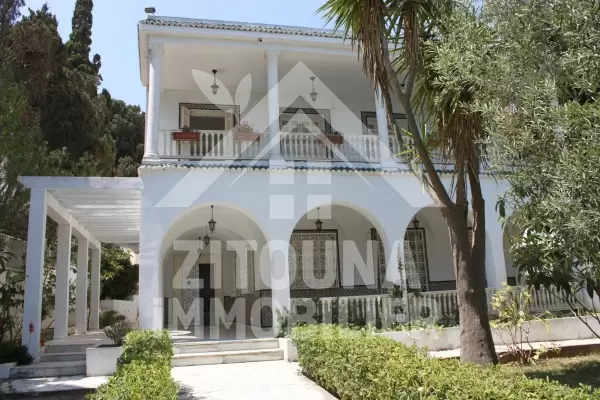 Villa à louer à La Marsa Corniche