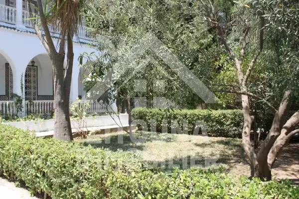 Villa à louer à La Marsa Corniche