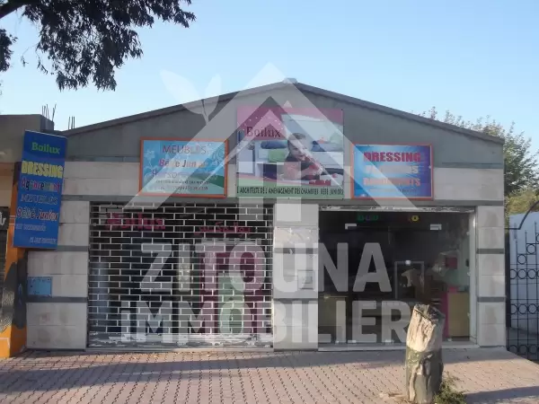 Commerce à vendre à la Soukra