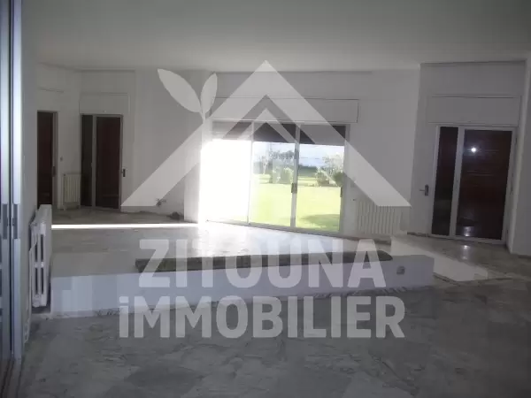 Villa à louer à La Soukra