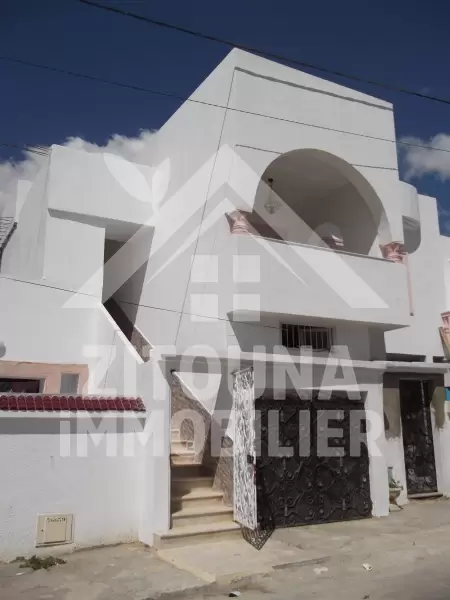 Etage de villa à louer à la marsa