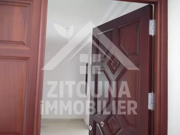 Etage de villa à louer à la marsa