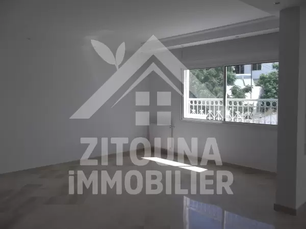 Etage de villa à louer à la marsa