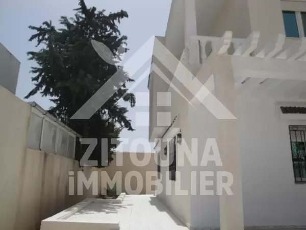 Etage de villa à louer à la Marsa
