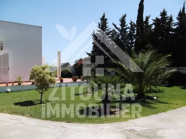 Belle villa à louer à la soukra