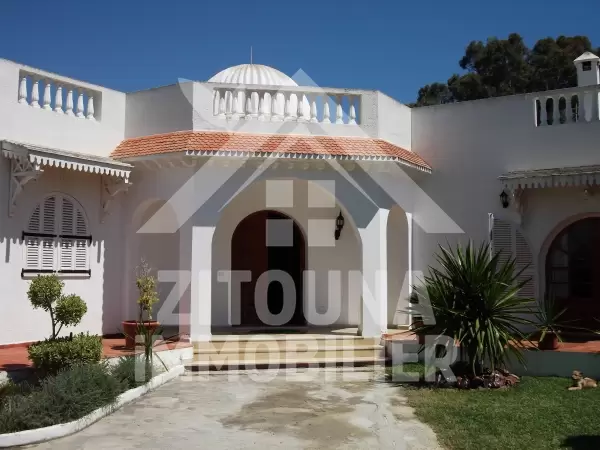 Belle villa à louer à la soukra