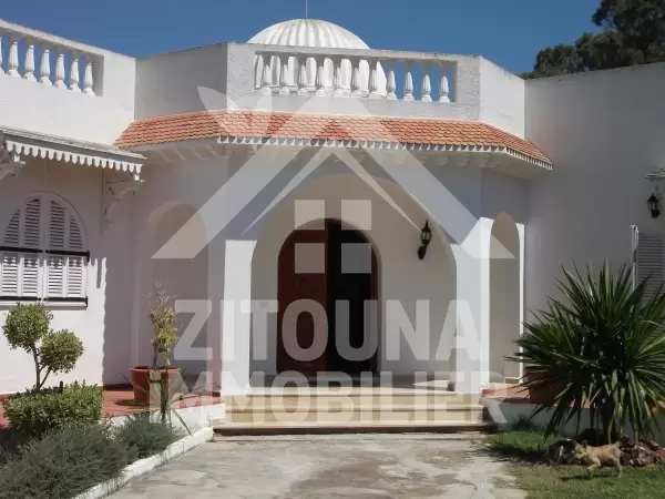 Belle villa à louer à la soukra