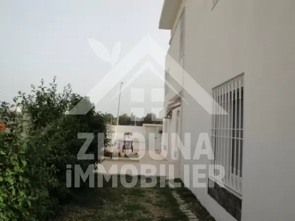 Belle Maison à Louer à La Marsa