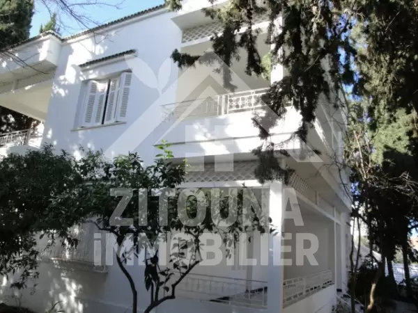 A louer rez de chaussée ou étage villa idéal pour expatriés