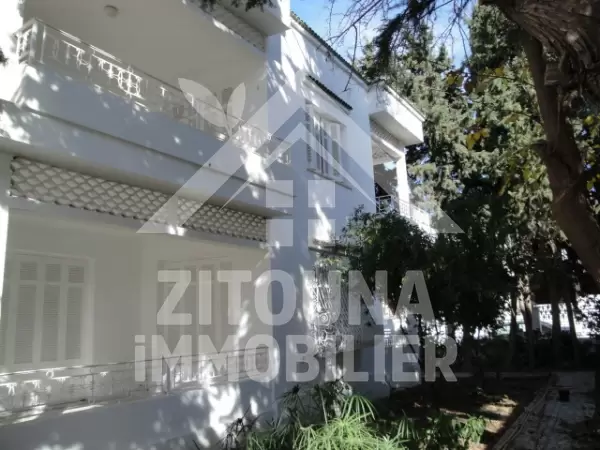 A louer rez de chaussée ou étage villa idéal pour expatriés