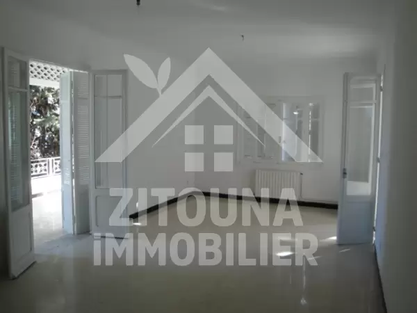 A louer rez de chaussée ou étage villa idéal pour expatriés