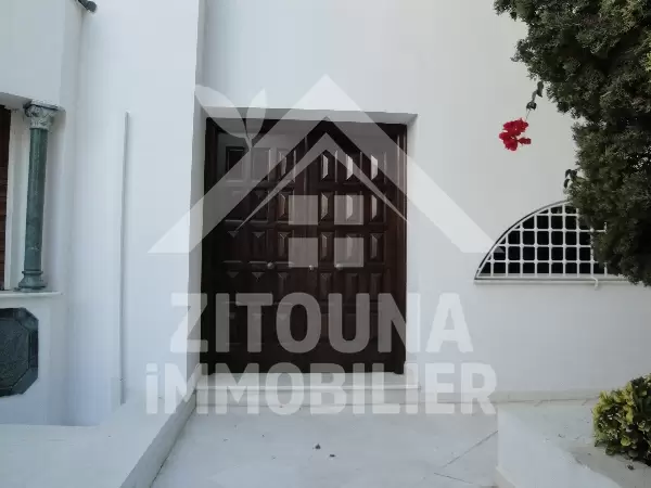 Une villa de charme Bâtie sur un beau terrain arboré d’arbre fruité