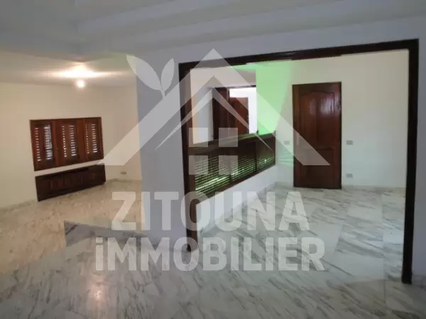 Une grande villa à Mutuelleville