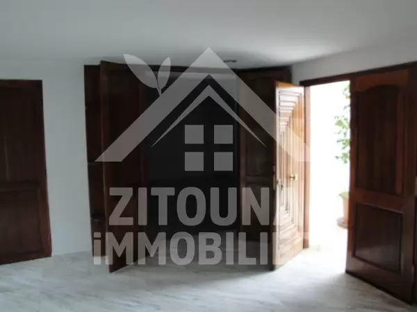 Une grande villa à Mutuelleville