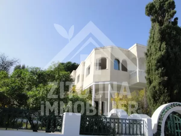 Un étage de villa à la Marsa corniche