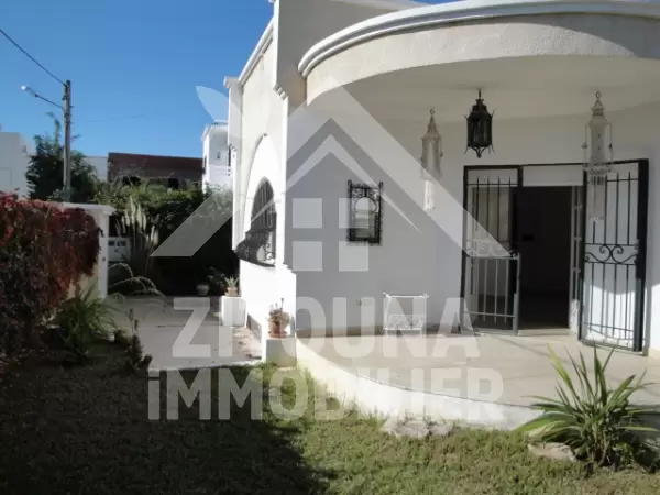 Idéalement placée, cette jolie villa