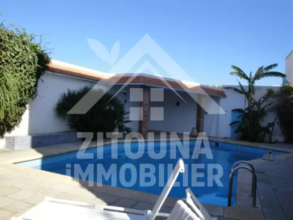 Une belle villa à la marsa cité les pins