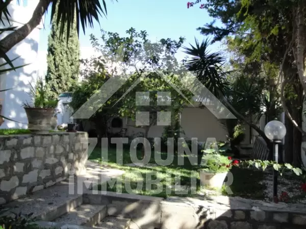Une belle villa à la marsa cité les pins