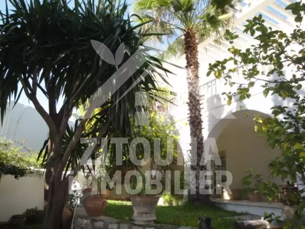 Une belle villa à la marsa cité les pins