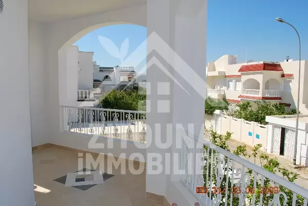 Un étage de villa dans un quartier calme