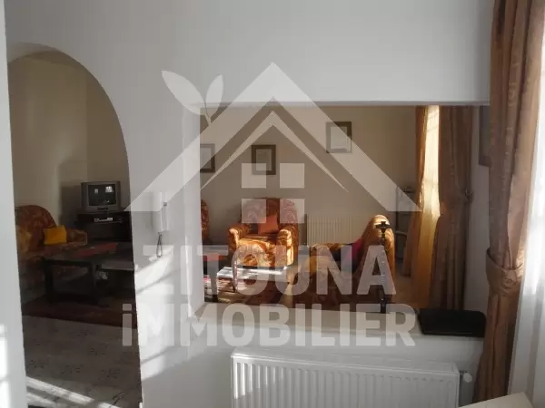 Etage de villa à louer