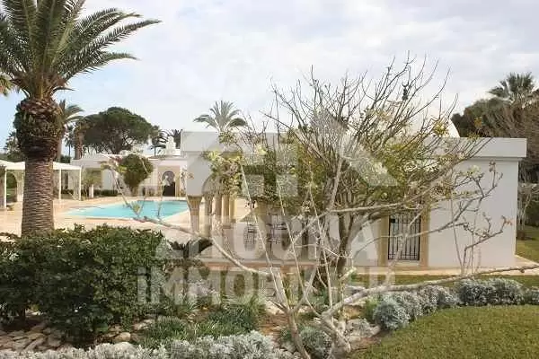 Tres belle demeure ......
