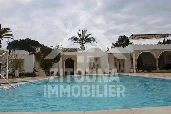 Tres belle demeure ......