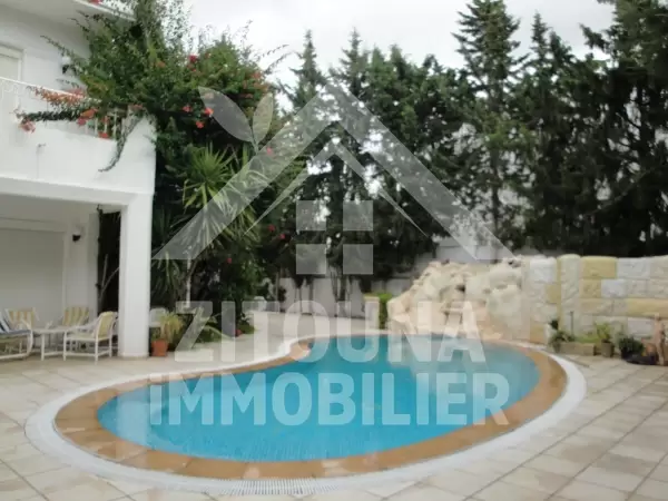 Magnifique villa avec piscine